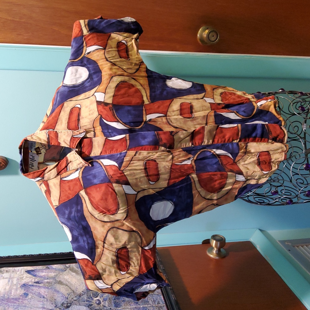 Short Sleeve Picasso Styled Blouse